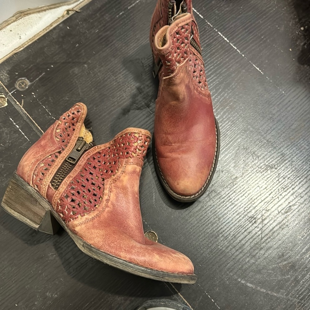 Circle g bootie